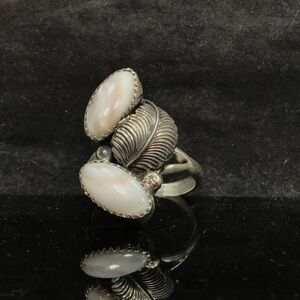 .925 Sterling Silver MOP (Mother of Pearl) Ring